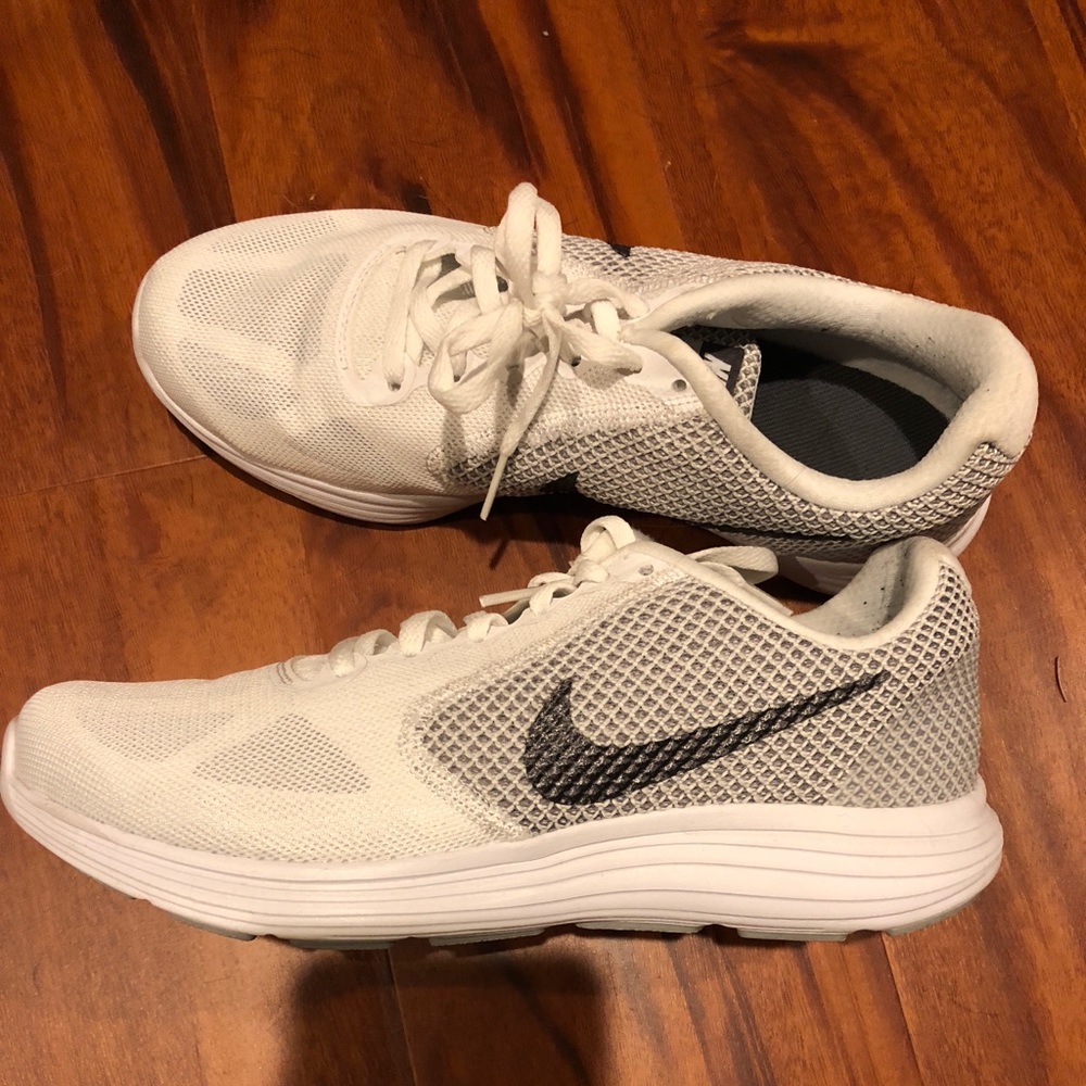 Nike sneakers size 8